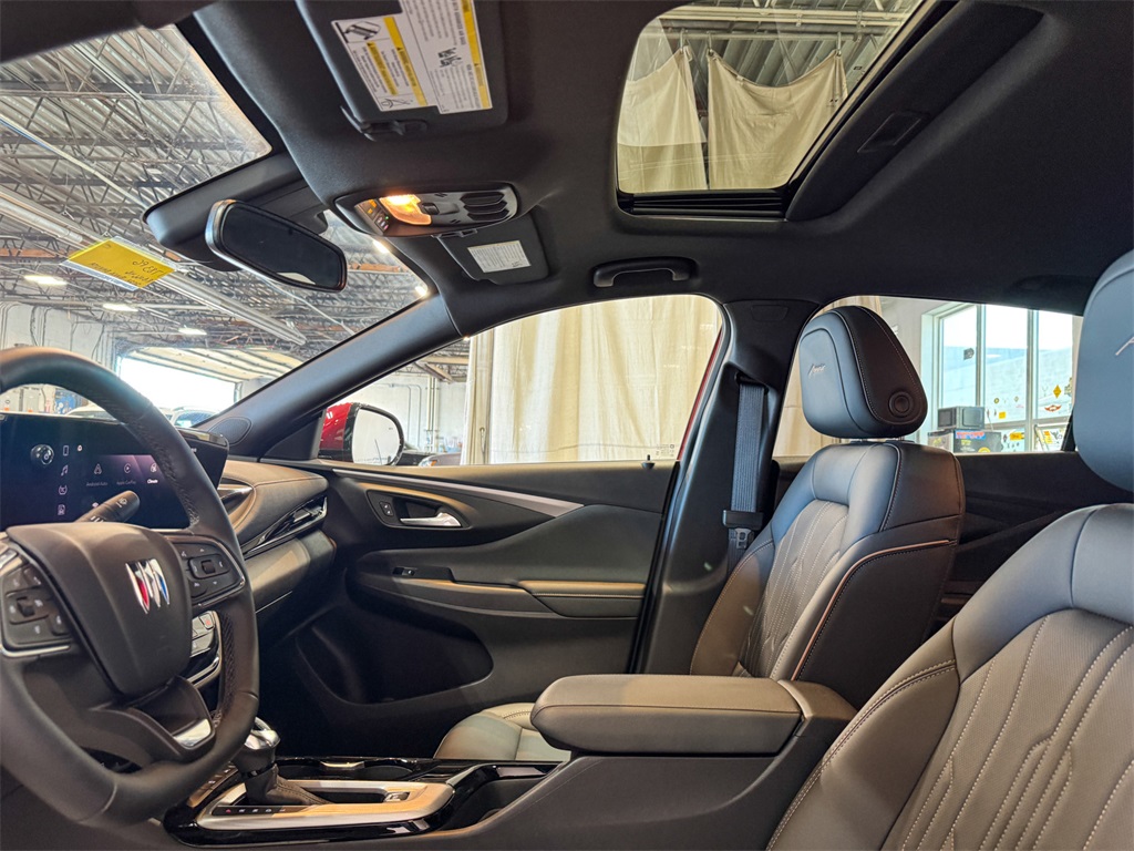 Vehicle image 43 of 48
