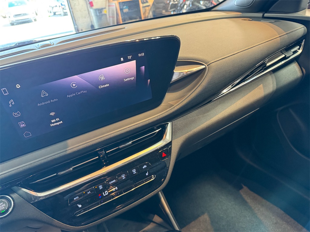 Vehicle image 33 of 48