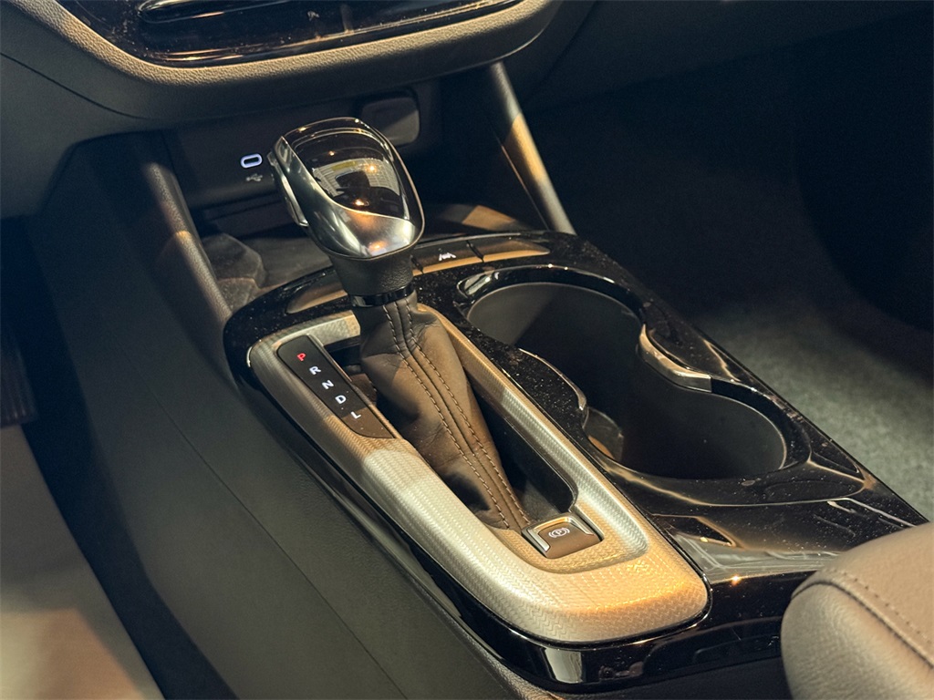 Vehicle image 34 of 48