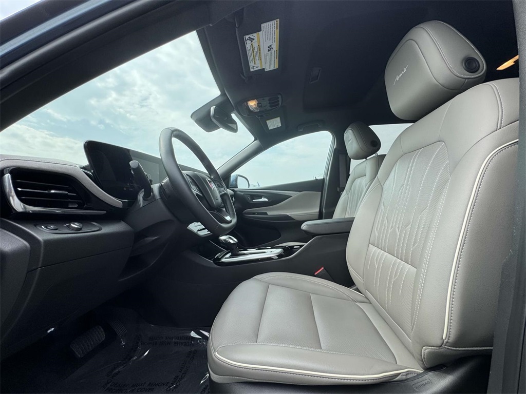 Vehicle image 27 of 30
