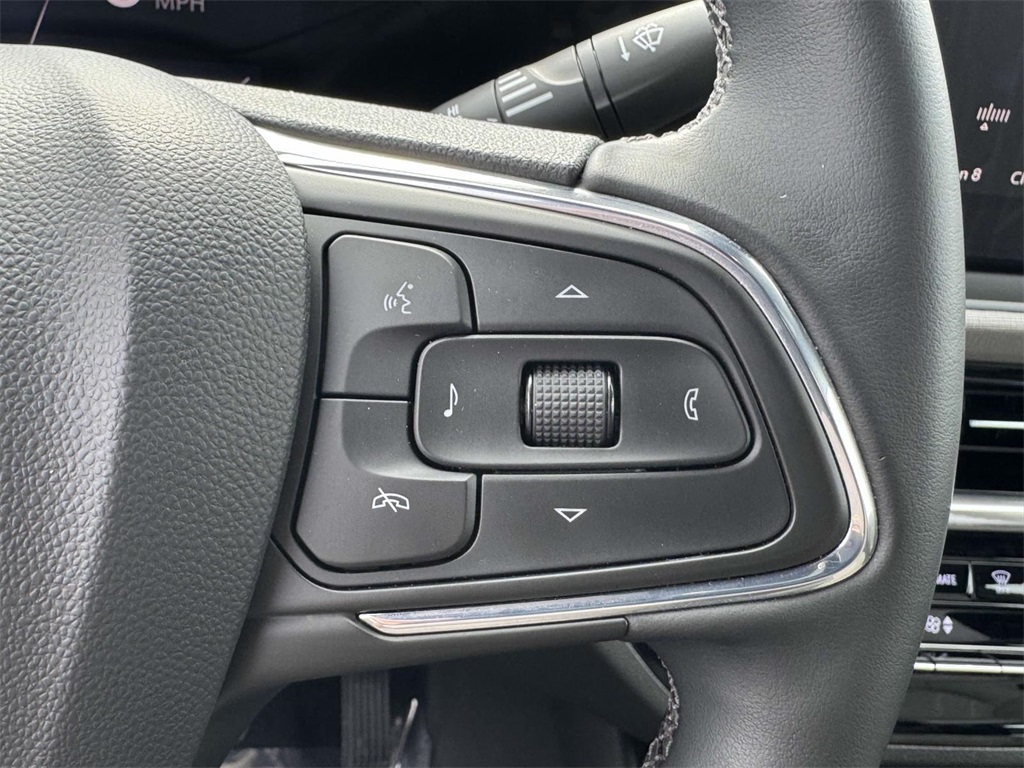 Vehicle image 17 of 30