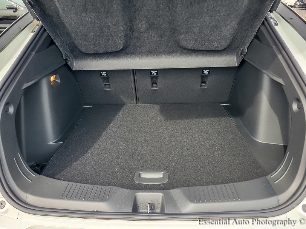 Vehicle image 17 of 22