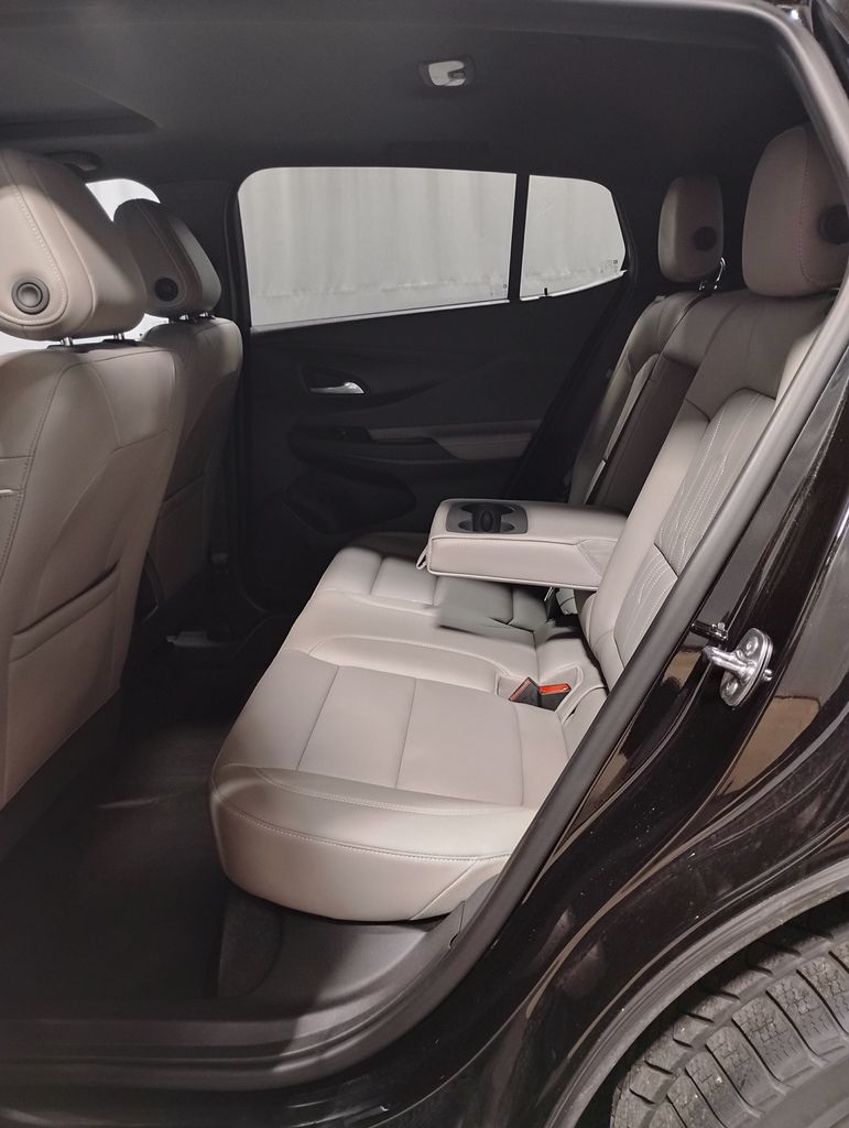 Vehicle image 13 of 44