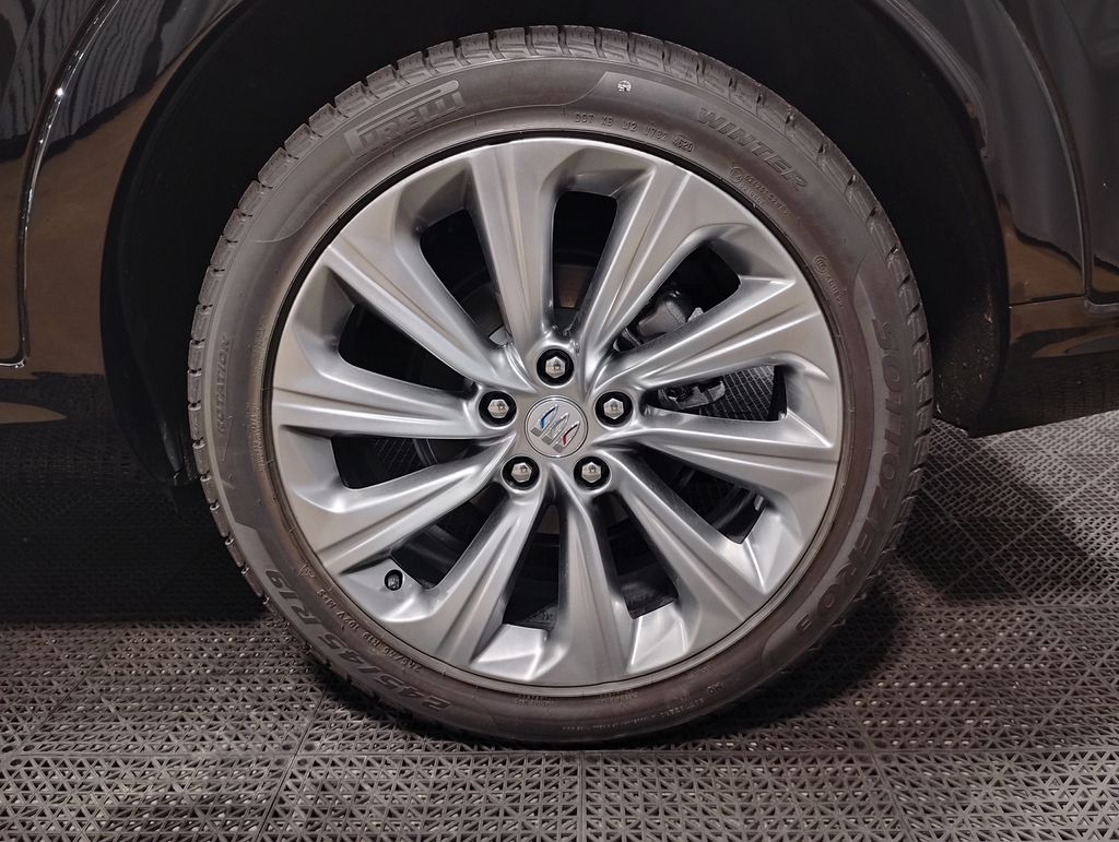 Vehicle image 24 of 44