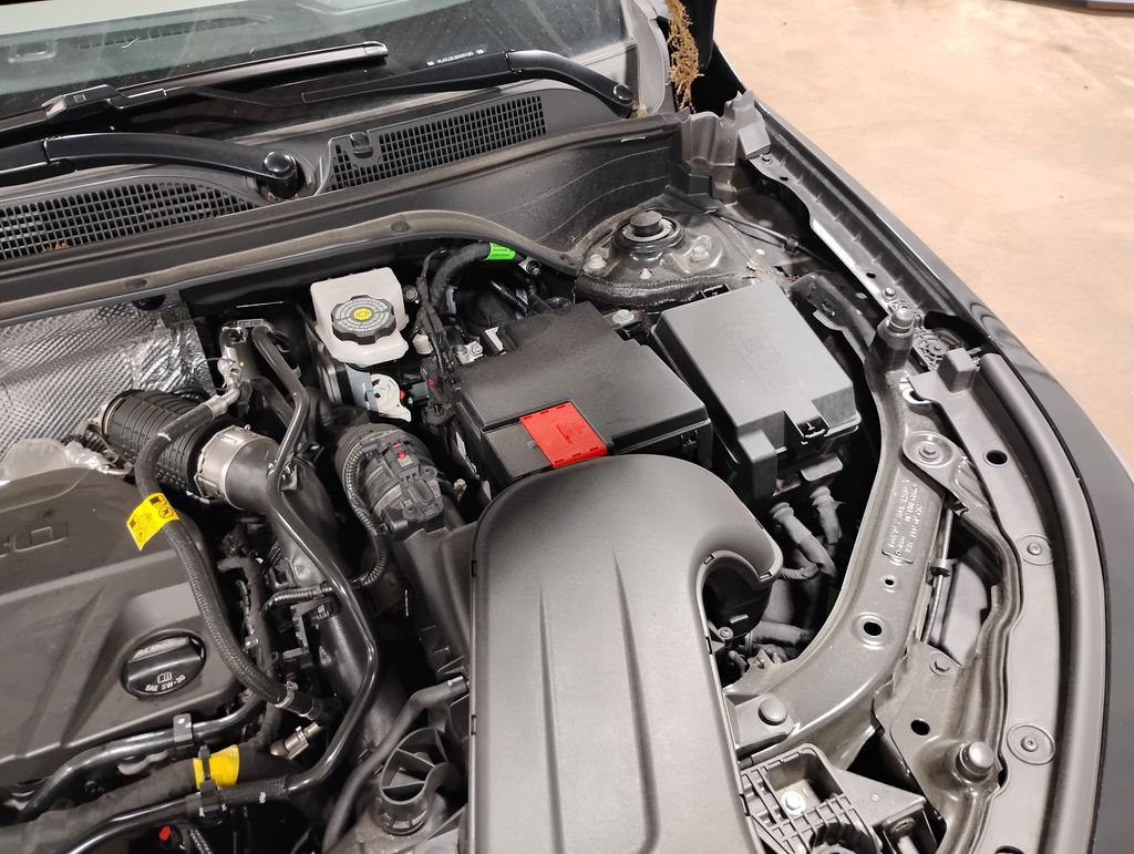 Vehicle image 16 of 44