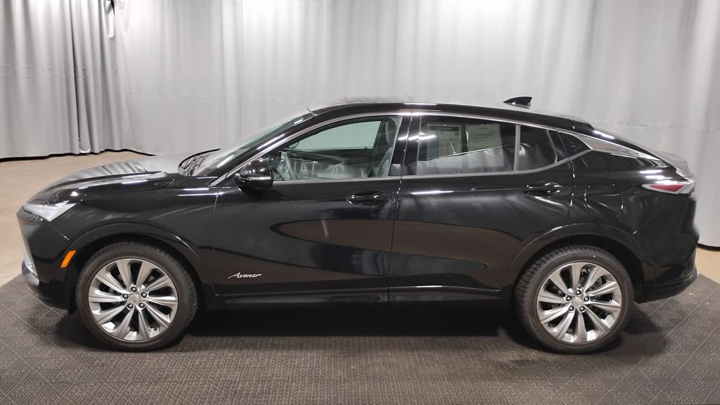 Vehicle image 8 of 44