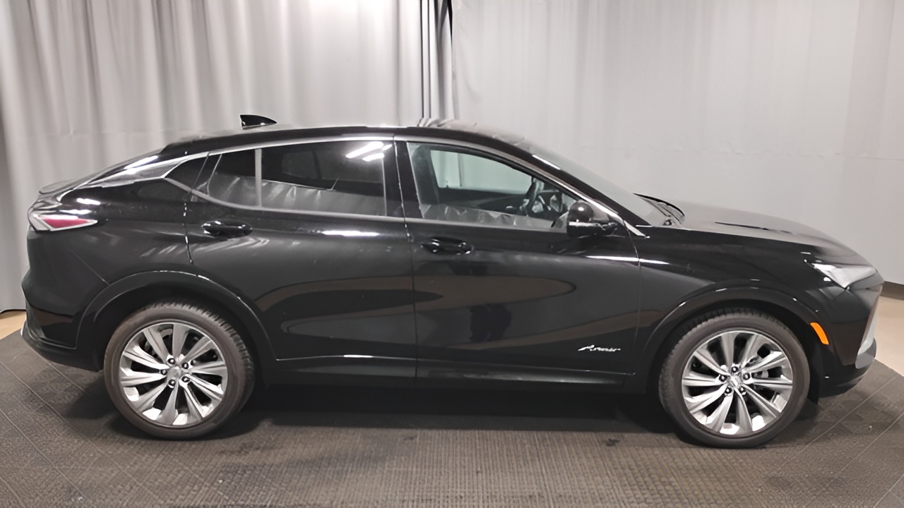 Vehicle image 40 of 44