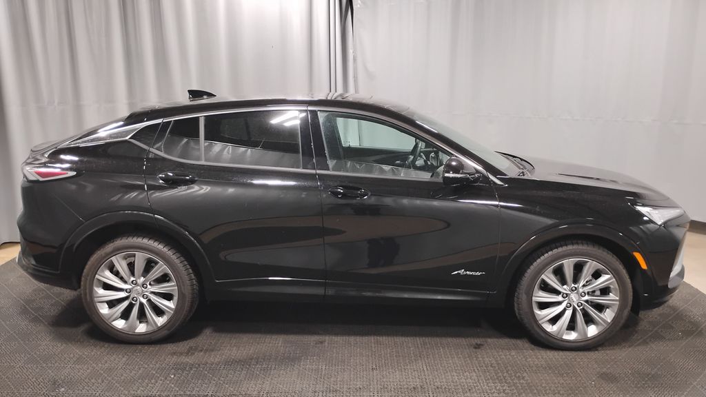 Vehicle image 4 of 44