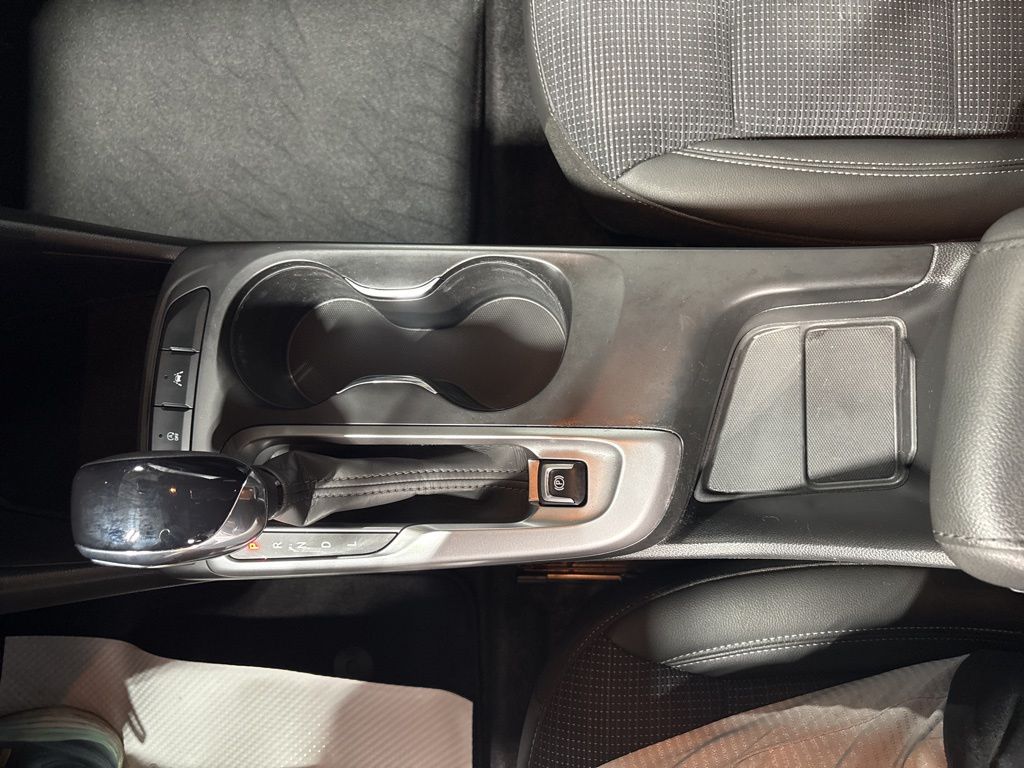 Vehicle image 19 of 45
