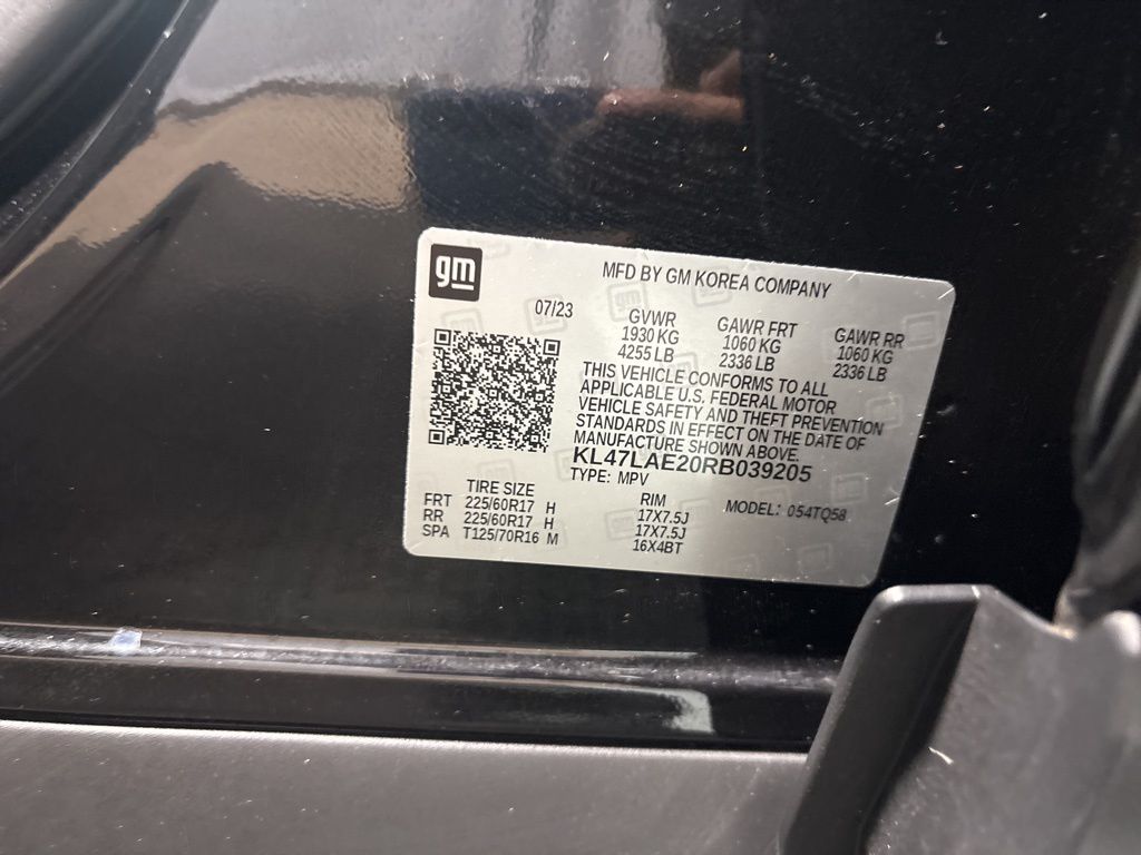 Vehicle image 28 of 45