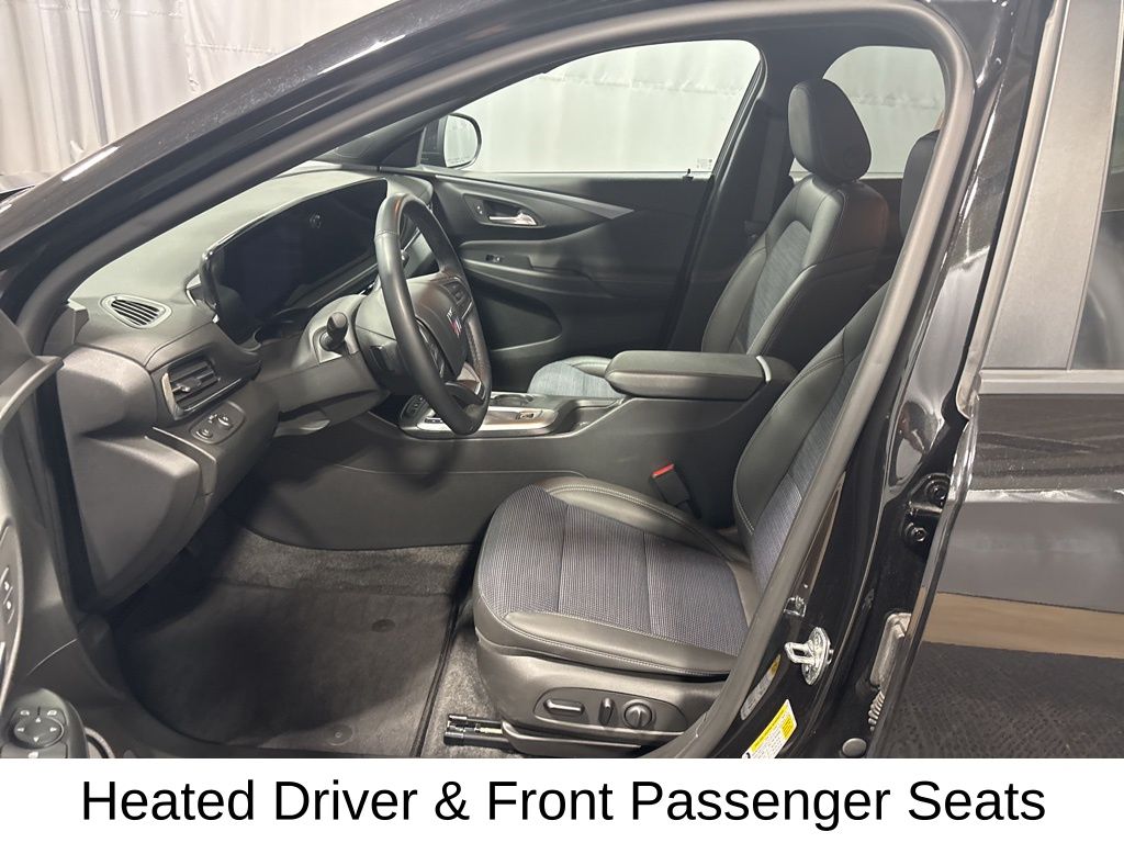 Vehicle image 25 of 45