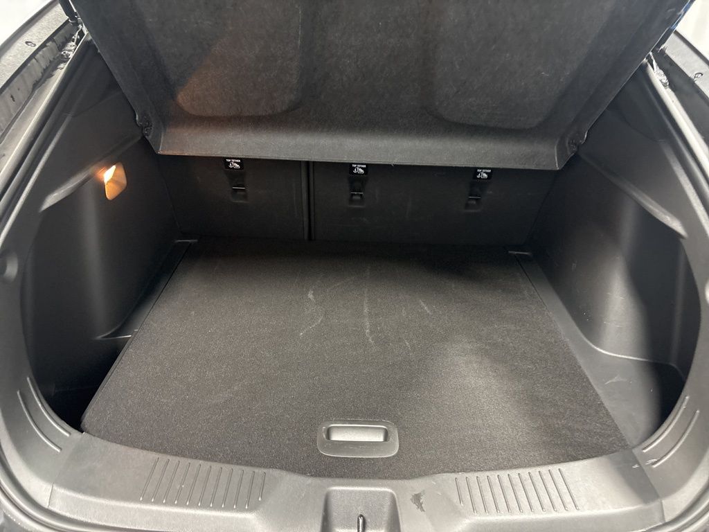 Vehicle image 34 of 45