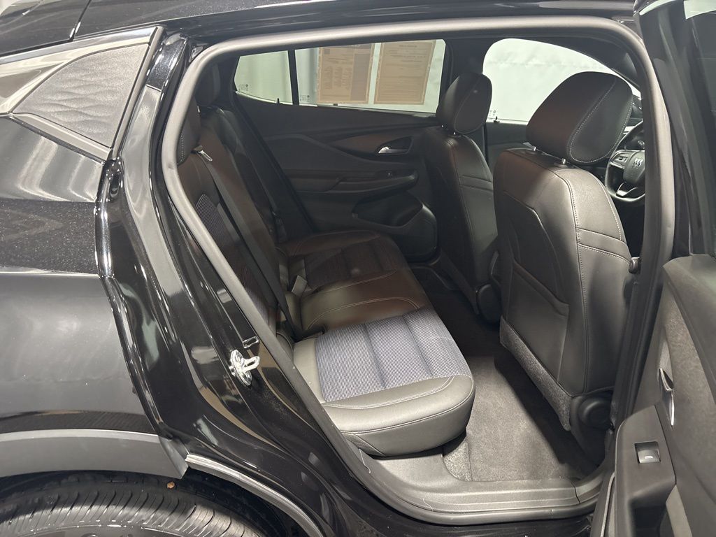 Vehicle image 31 of 45