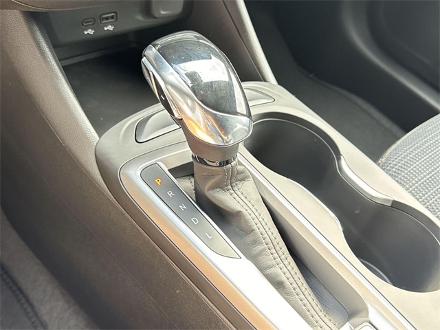 Vehicle image 13 of 26