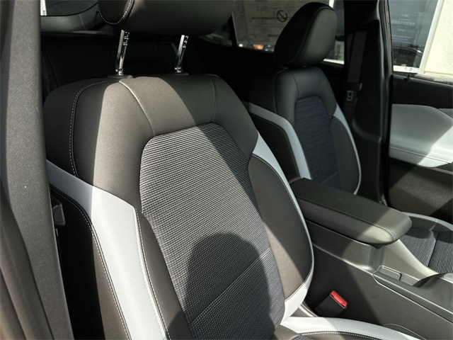 Vehicle image 22 of 26