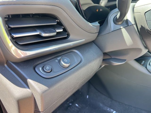 Vehicle image 19 of 31