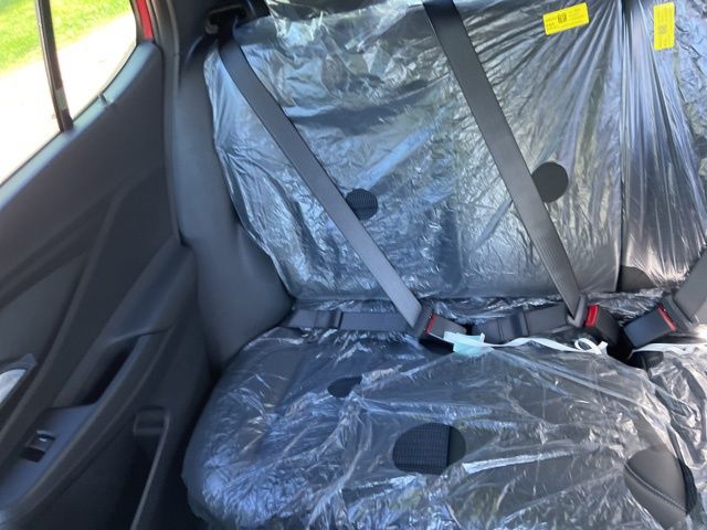 Vehicle image 9 of 31
