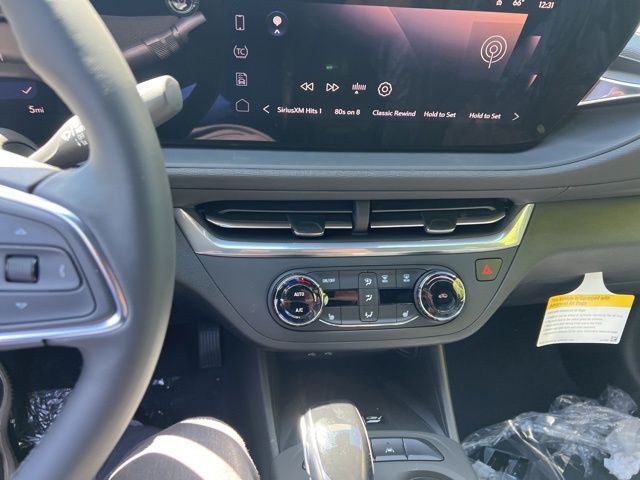 Vehicle image 28 of 31