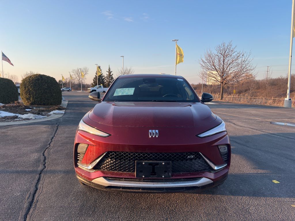 2024 Buick Envista Sport Touring Image 2 of 27