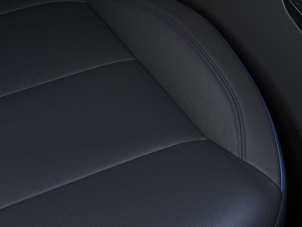 Vehicle image 21 of 25