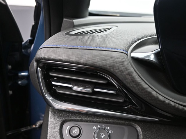 Vehicle image 31 of 36