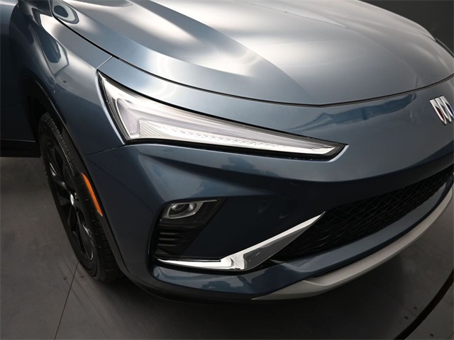 Vehicle image 33 of 36