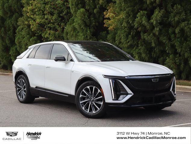 2024 Cadillac LYRIQ Sport Image 3 of 39