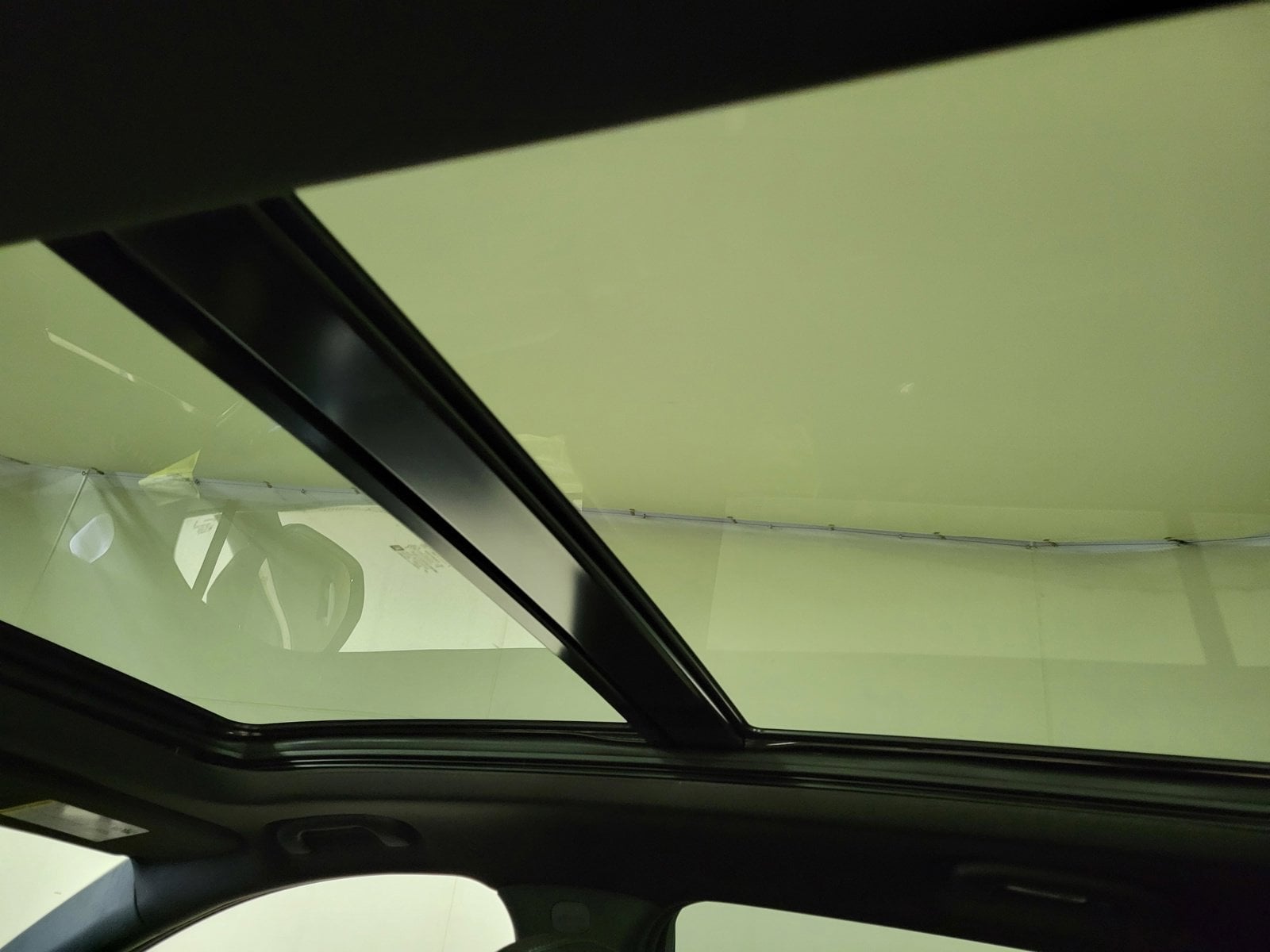 Vehicle image 18 of 33