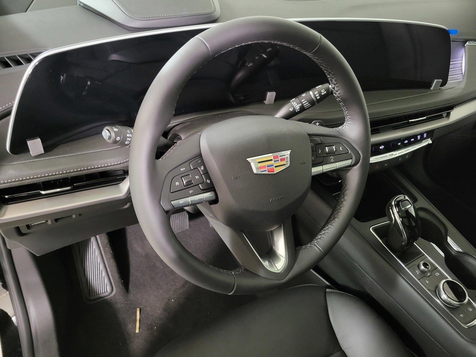 Vehicle image 16 of 33
