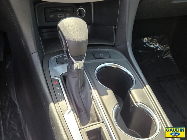 Vehicle image 22 of 25