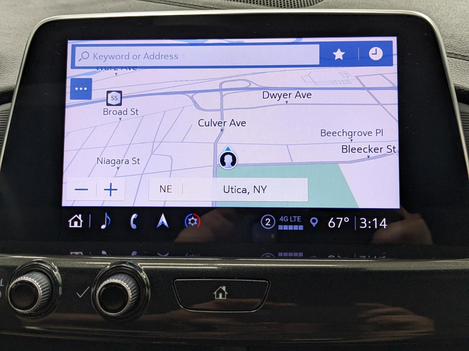 Vehicle image 18 of 34