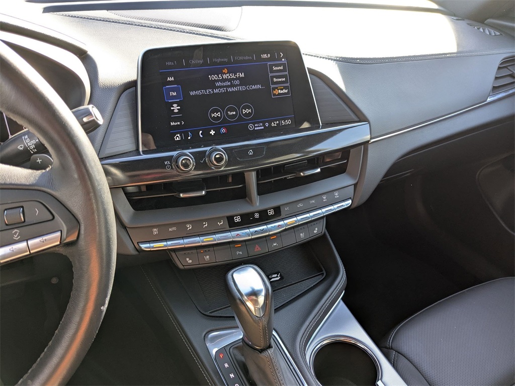 Vehicle image 23 of 29