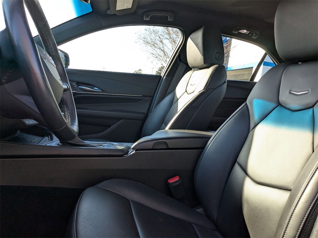 Vehicle image 15 of 29