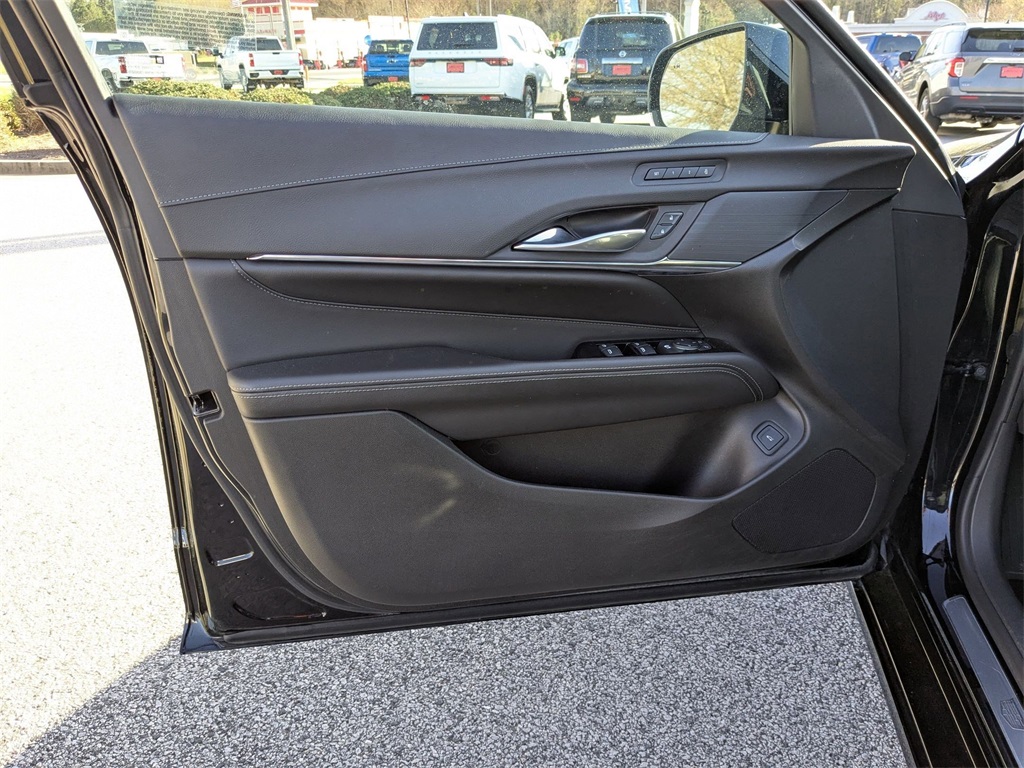 Vehicle image 13 of 29
