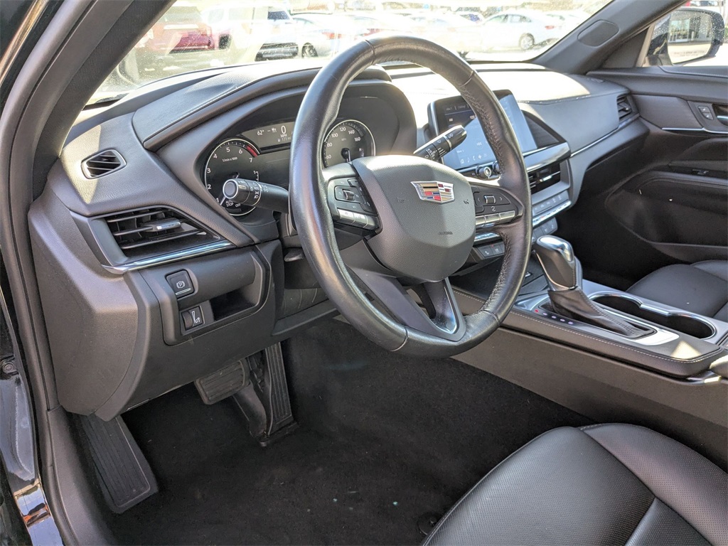 Vehicle image 17 of 29