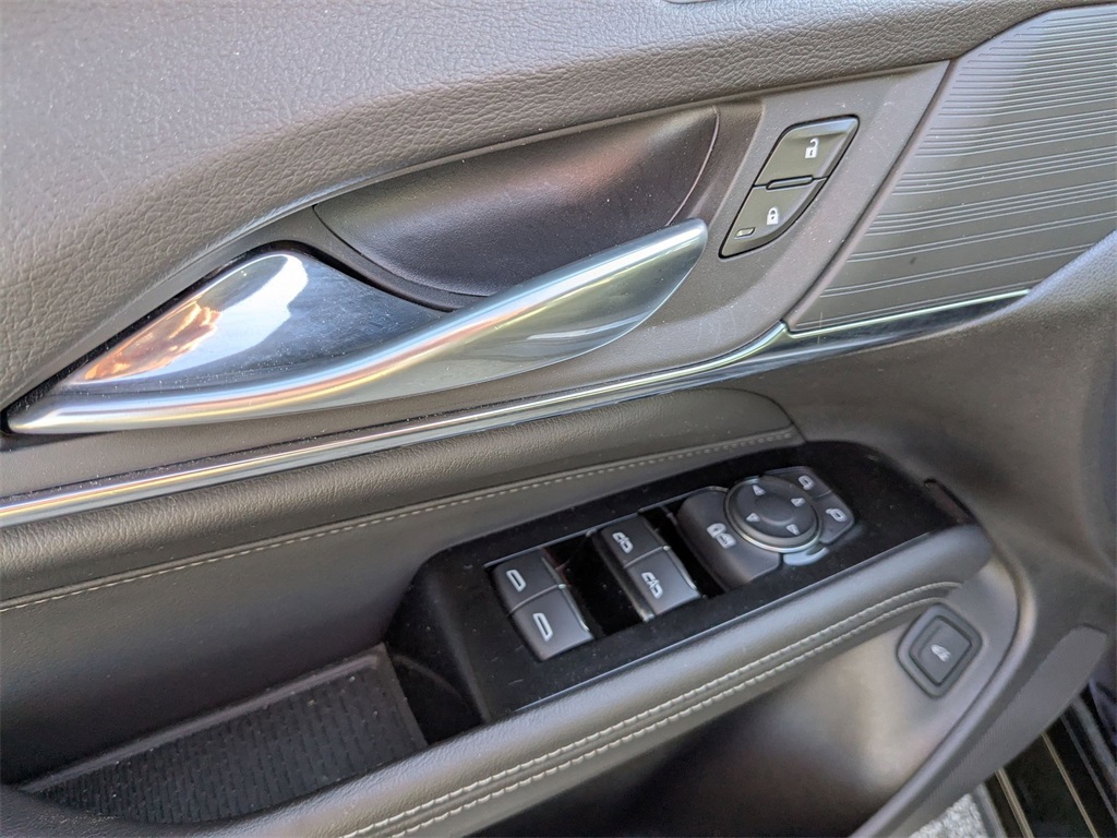 Vehicle image 14 of 29