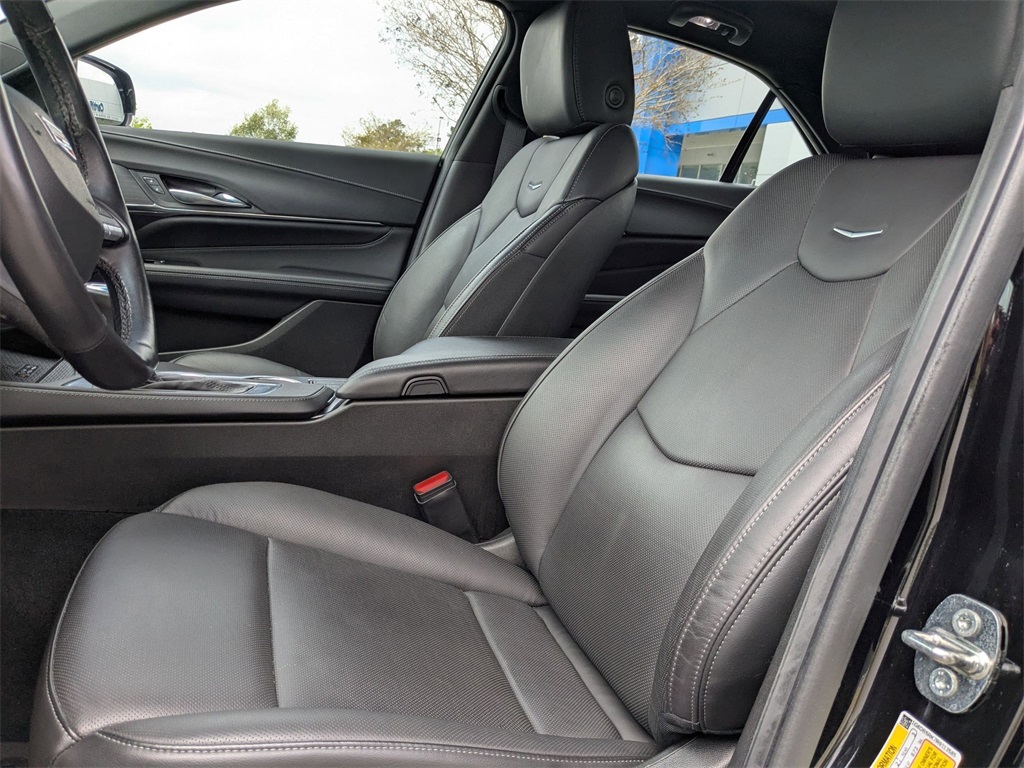 Vehicle image 14 of 30
