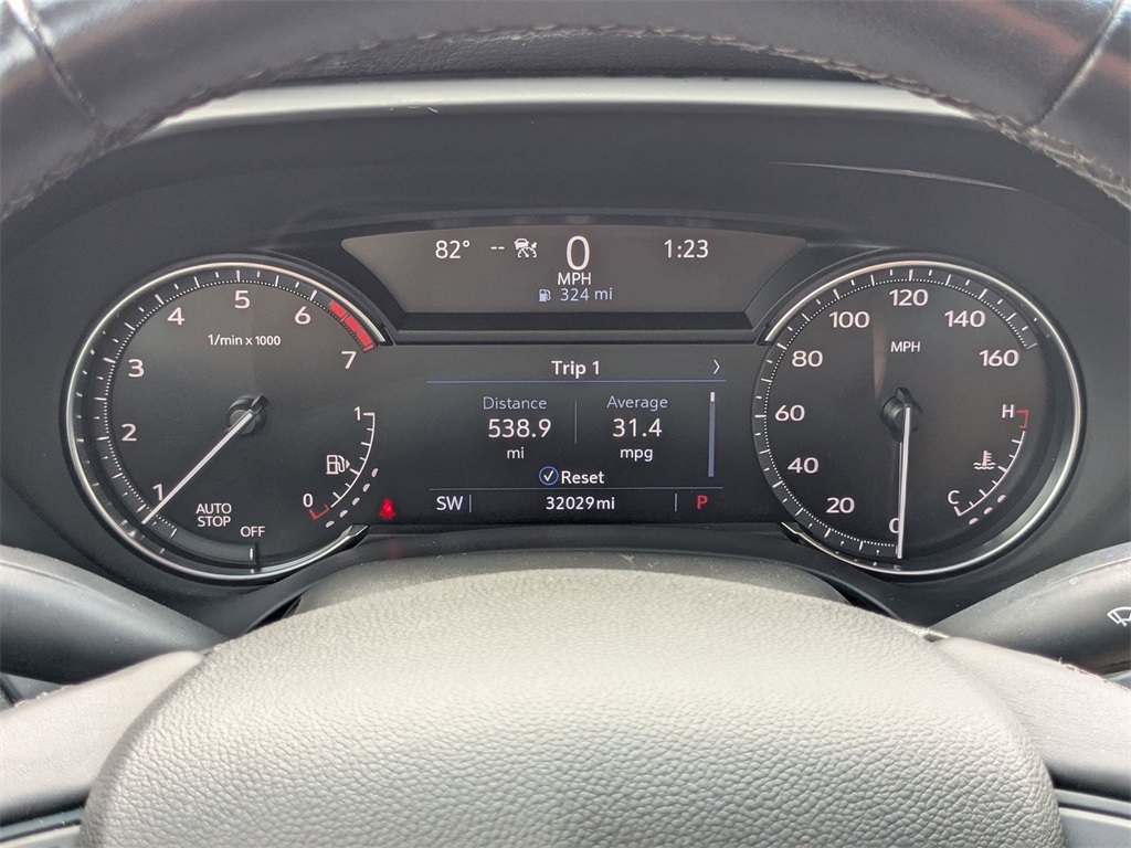 Vehicle image 21 of 30