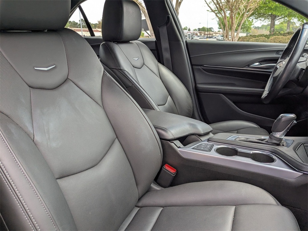 Vehicle image 19 of 30