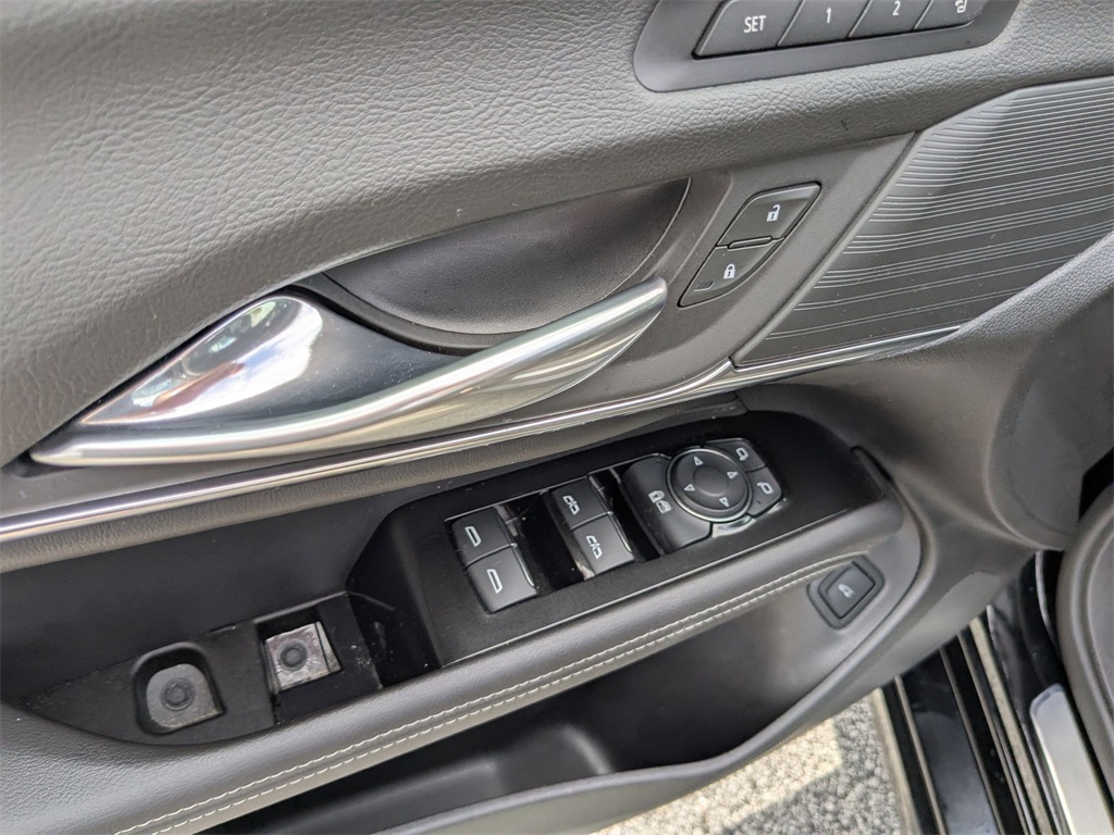 Vehicle image 13 of 30