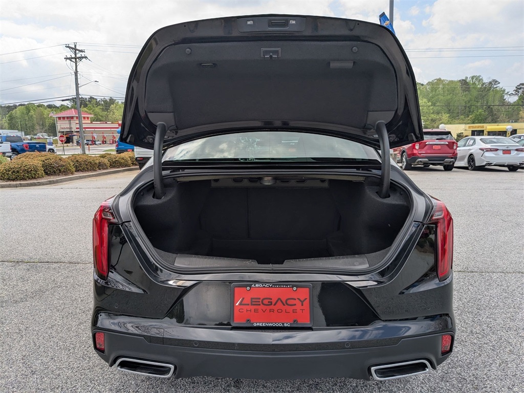 Vehicle image 28 of 30