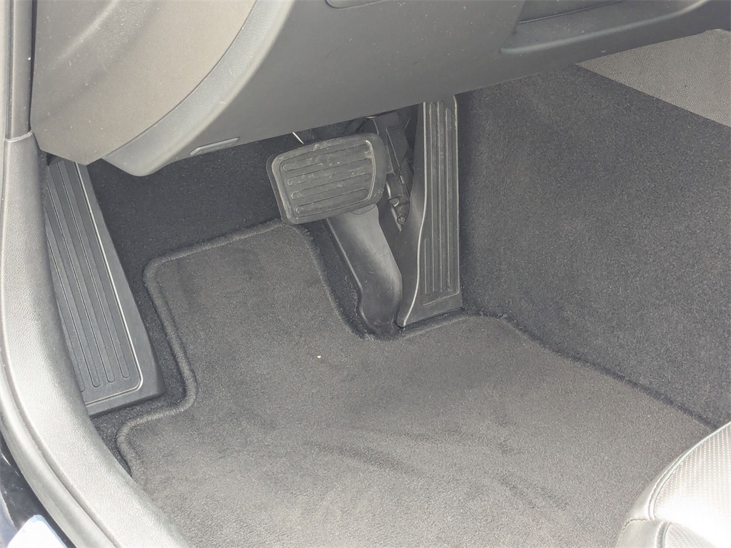 Vehicle image 15 of 30