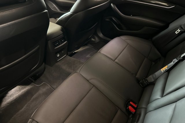 Vehicle image 12 of 28