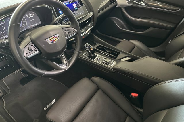 Vehicle image 10 of 28