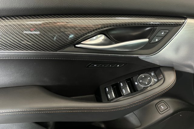 Vehicle image 11 of 28