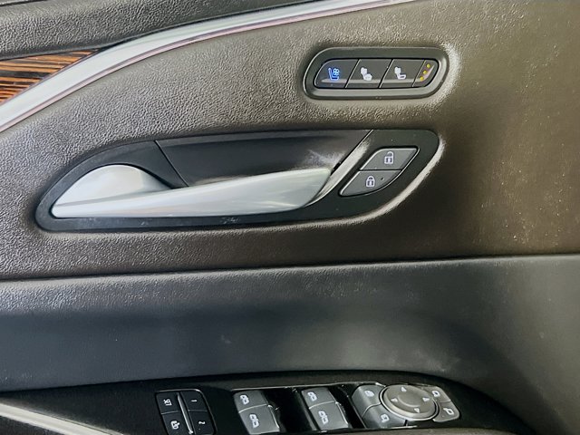 Vehicle image 14 of 31