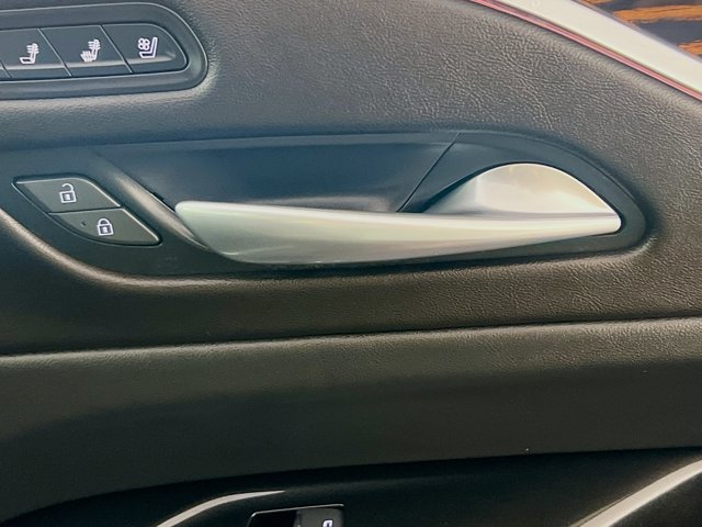Vehicle image 28 of 31