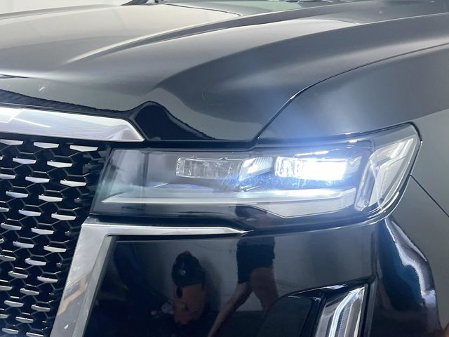 Vehicle image 9 of 31