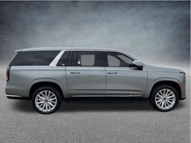 2024 Cadillac Escalade ESV RWD Luxury Image 3 of 35