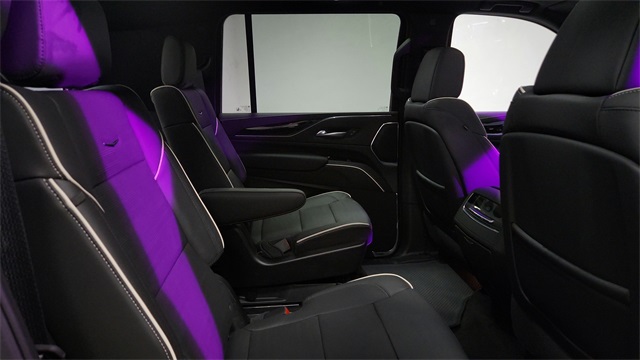 Vehicle image 14 of 25